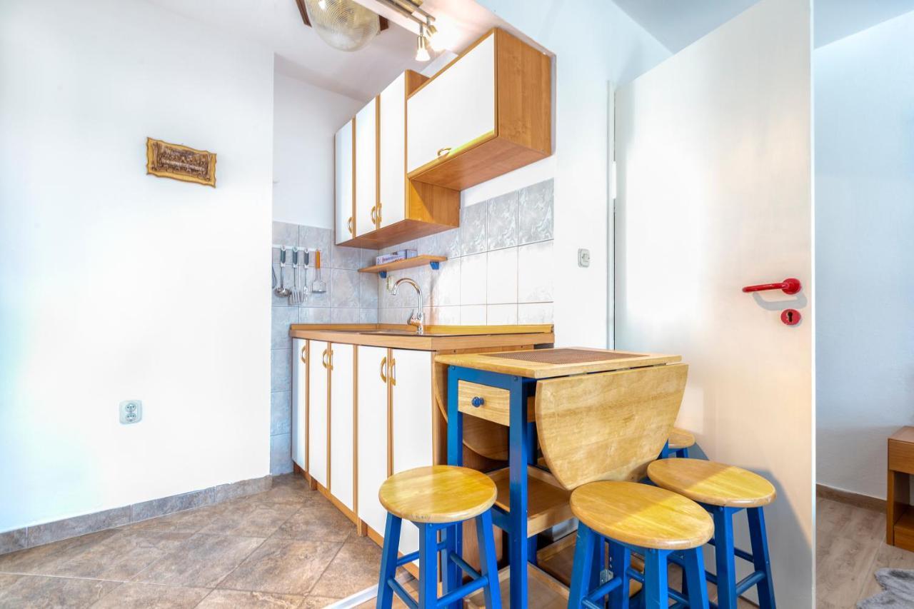 Apartmani Luky Karlobag Extérieur photo