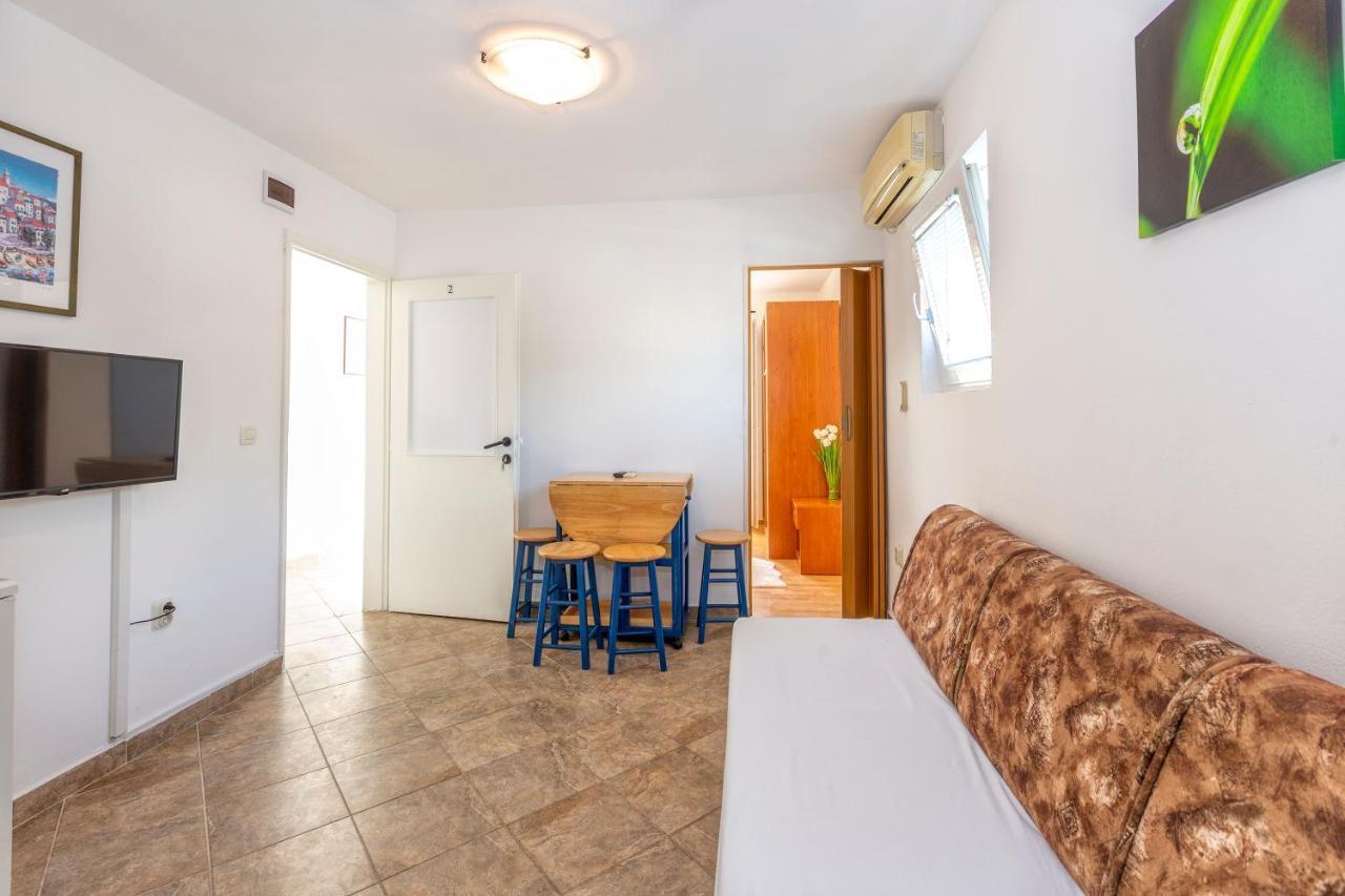 Apartmani Luky Karlobag Extérieur photo
