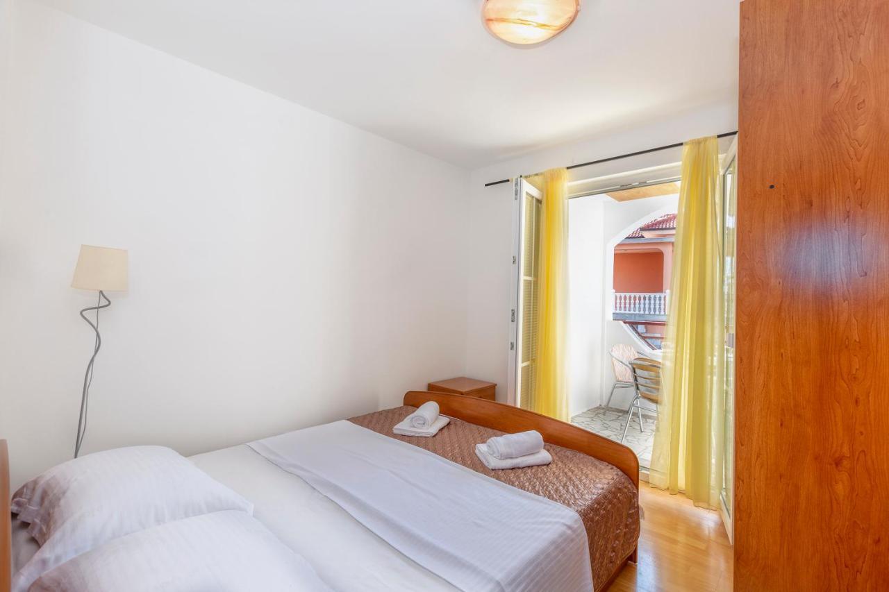Apartmani Luky Karlobag Extérieur photo