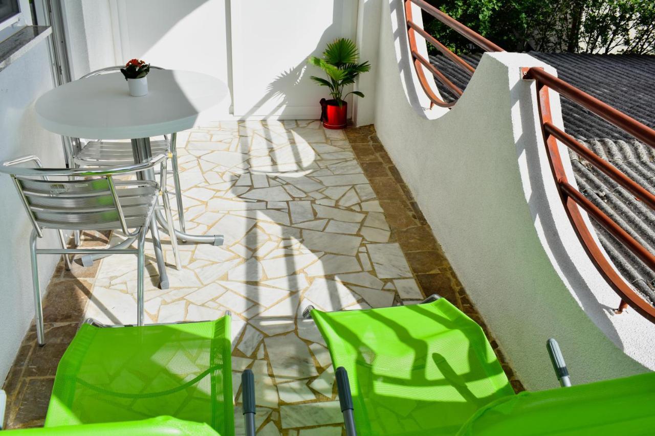 Apartmani Luky Karlobag Extérieur photo