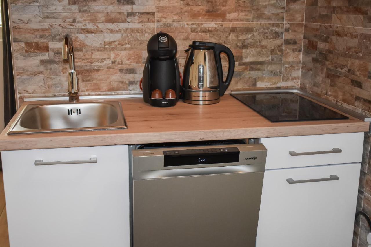 Apartmani Luky Karlobag Extérieur photo